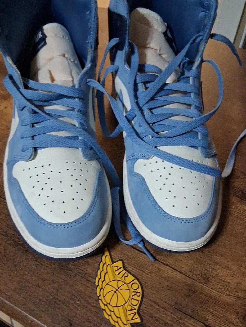 Jordan Air Jordan 1 Mid in White, Light Blue & Navy